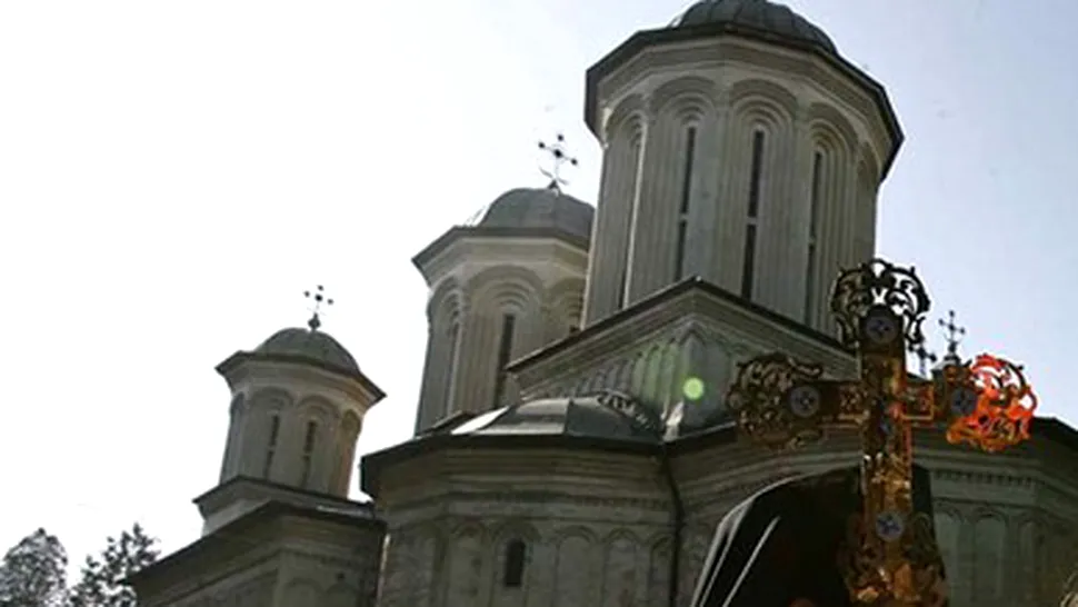 Moastele Sfantului Nectarie au fost furate din Manastirea Radu Voda