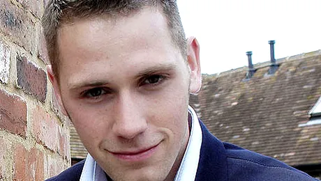 Jocurile autoerotice au mai facut o victima: prezentatorul BBC Kristian Digby!