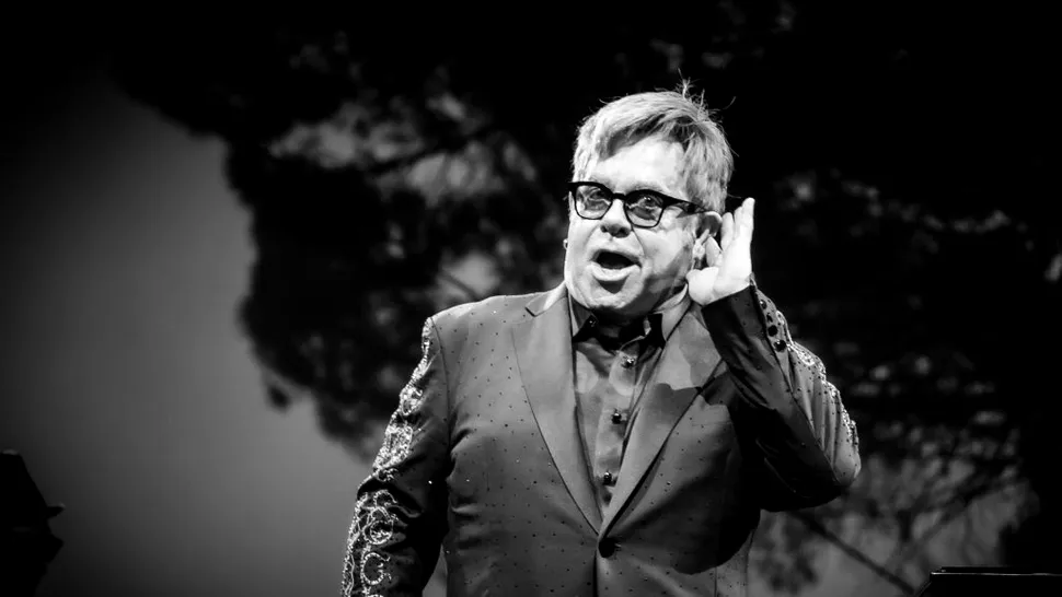 Elton John și-a amânat concertele europene din turneul final, din cauza unor probleme de sănătate