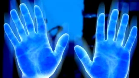 Corpul uman produce lumina (Poze)