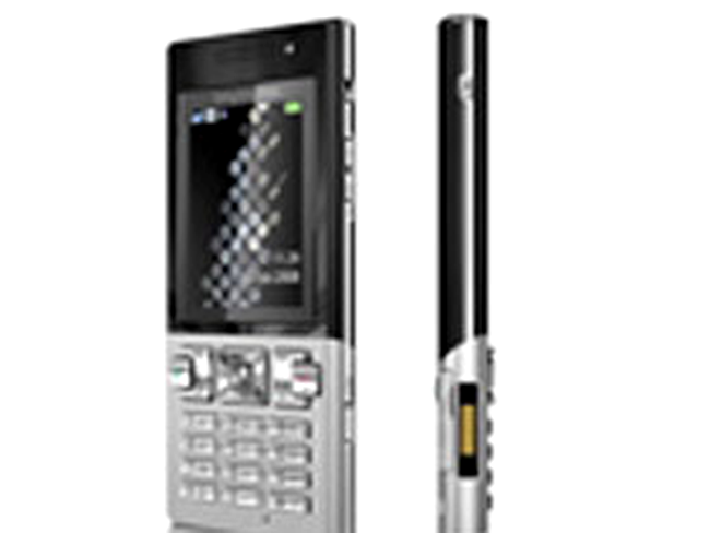 Sony Ericsson T700, un telefon cu stil