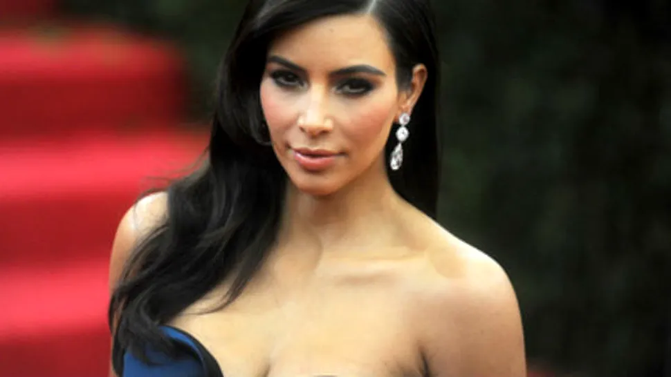 Kim Kardashian va susţine un recital de pian, deşi abia a început să ia cursuri