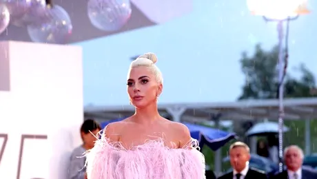 Lady Gaga: Noi imagini cu oribilul atac armat asupra îngrijitorului câinilor furați