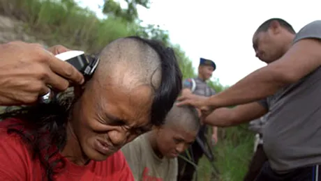 Punkeri indonezieni arestati si tunsi de politie