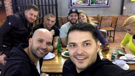 Ce mănâncă Liviu Vârciu la micul dejun, în Vietnam