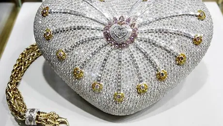 Iata cea mai scumpa geanta din lume! Costa 3,8 milioane de dolari