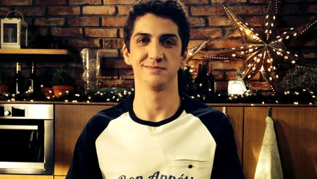 Cozonac parfumat cu gutuie şi nucă, după reţeta unui MasterChef!