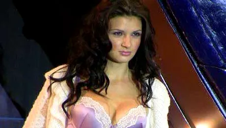 Ramona Gabor nu isi pierde timpul cu invatatul!