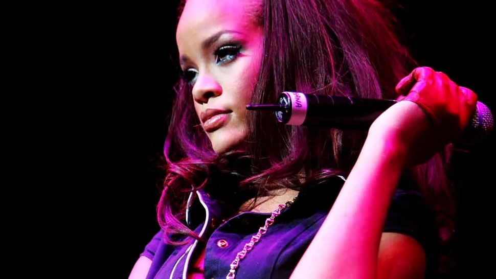 Rihanna se razbuna pe Chris Brown!