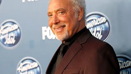Tom Jones, internat intr-un spital din Monaco