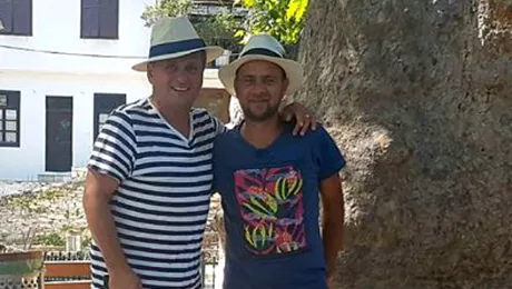 Cosmin Seleşi terorizat de Nea Mărin la „Aventură cu patru stele”
