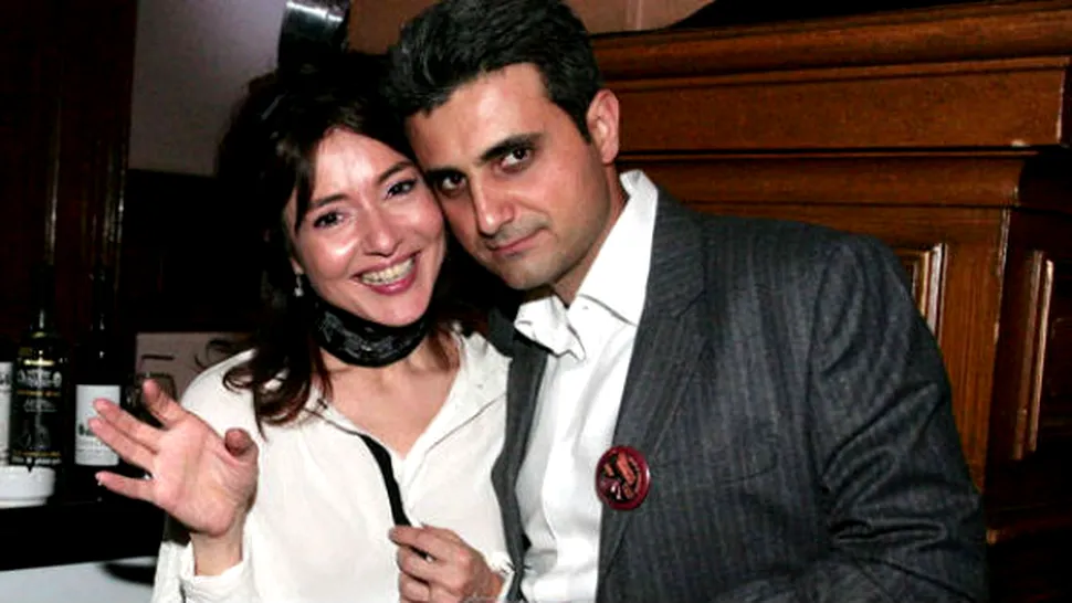 
După 10 ani de relaţie, Oana Sârbu şi Robert Turcescu şi-au spus adio! 
