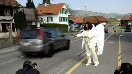 Politia trimite „ingeri” pe sosele pentru a impiedica accidentele