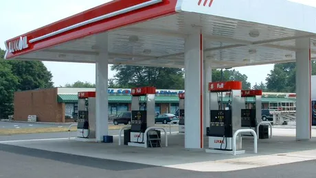 Lukoil mai reduce un pic din preturile carburantilor