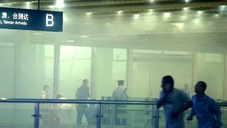 Un bărbat invalid a detonat o bombă pe aeroportul din Beijing