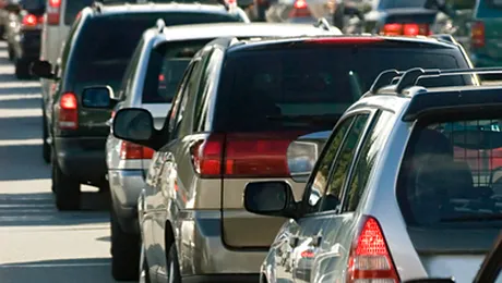 Restricții de circulație, vineri, în centrul Bucureștiului pentru parada costumelor populare