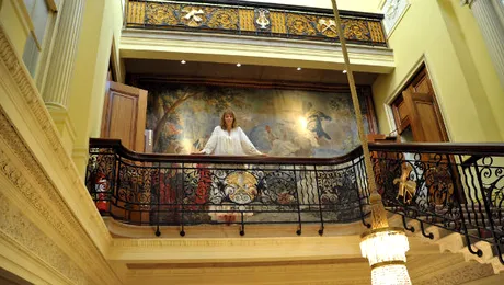 Afla ce actriţă locuieşte în palatul în care s-a filmat Bond, James Bond !