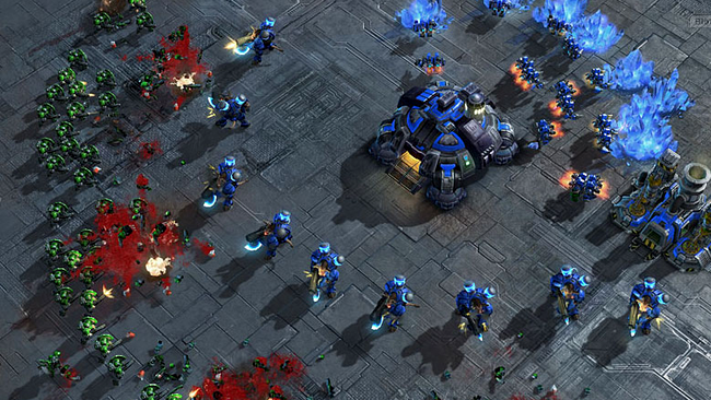 Murlok atacand baza terana aparata de Tauren Marine