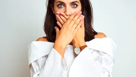 A invitat-o pe viitoarea soacră să-i viziteze, dar a uitat ceva jenant pe masa de cafea