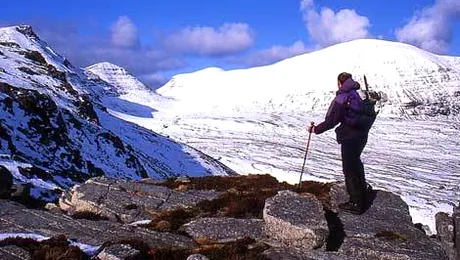 A vrut sa traiasca un an ca Bear Grylls, dar a murit intr-o luna