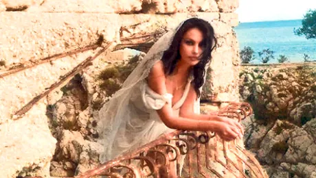 Mădălina Ghenea, în rochie de mireasă. Urmează nunta?