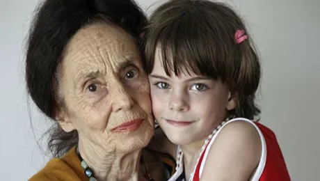 Fiica Adrianei Iliescu, cea mai bătrână mamă din România, o adevărată domnişoară! Ce frumoasă este Eliza!
