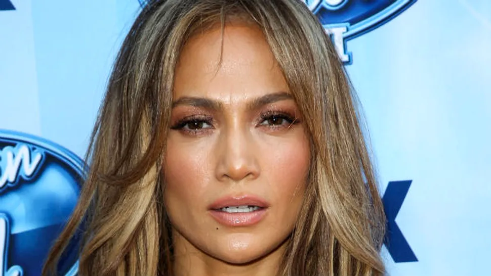 Andra, sosia perfectă a lui Jennifer Lopez!