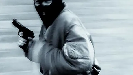 Un hot i-a cerut victimei sale o intalnire romantica