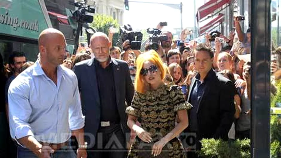 A purtat sau nu lenjerie intimă Lady Gaga, în România?! (Poze)