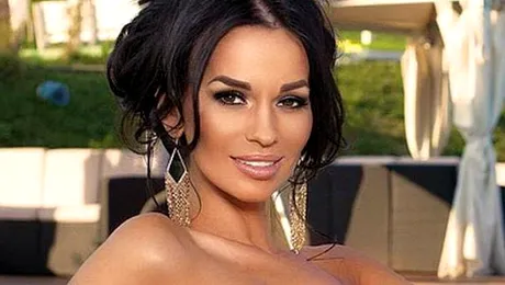 Imagini incendiare cu Adina Barbu din timpul şedinţei foto nud!