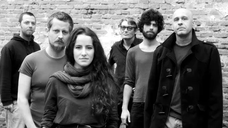 Kumm şi Dan Byron cântă “Confuzz”, la 150 de luni de la lansarea albumului