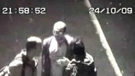 Fumatul agresiv iti poate aduce picioare in gura si sticle in cap! (VIDEO SOCANT)