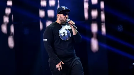 Premieră: românul care şi-a dat licenţa în versuri vine la “X Factor”- FOTO