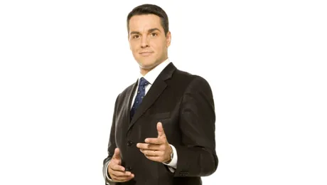 Cristi Brancu s-a învelit cu draperia din camera de hotel