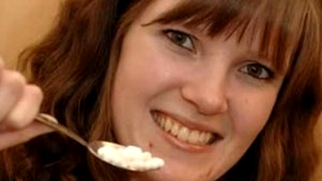 Fata care mananca doar Tic Tac