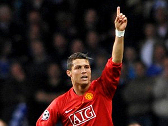 Cristiano Ronaldo face 100 de milioane de euro