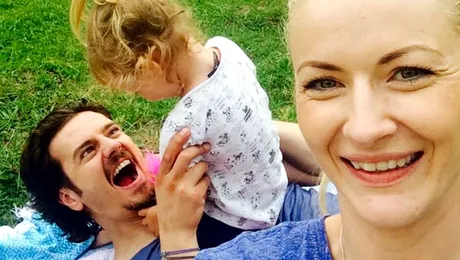 Cum arată fetiţa lui Mihai Petre! Catinca împlineşte trei ani