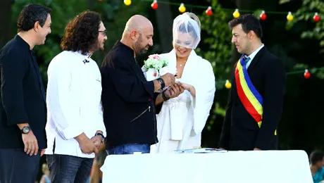Chef Cătălin Scărlătescu şi Gina Pistol s-au căsătorit. Imagini de la nuntă