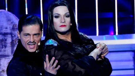 “Te cunosc de undeva!”: Au defilat pe scenă în lenjerie intimă – FOTO