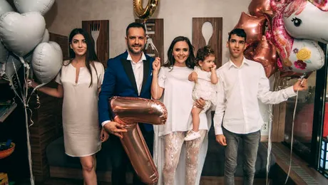 Cristina Şişcanu, taxată pentru indecenţa vestimentaţiei: „Ţinută porno în biserică?”