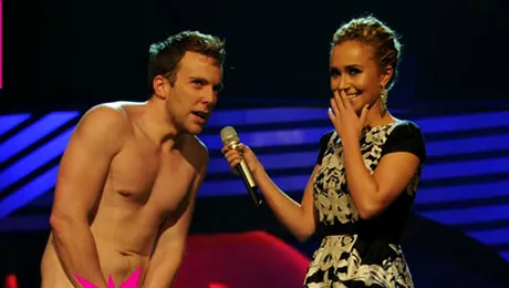 A intrat gol pusca pe scena MTV EMA 2011 (Video)