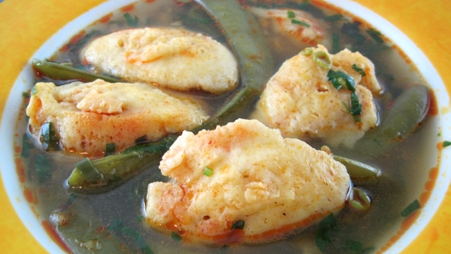 supa de galusti cu mazare verde