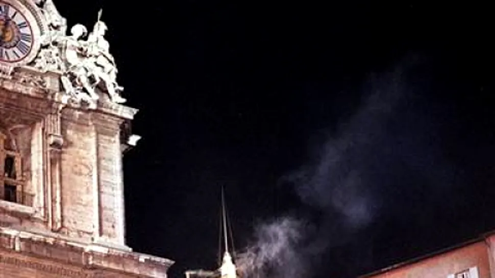  Vaticanul dezvăluie secretul fumului ce iese pe coșul Capelei Sixtine