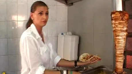 Ramona Gabor vinde shaorma