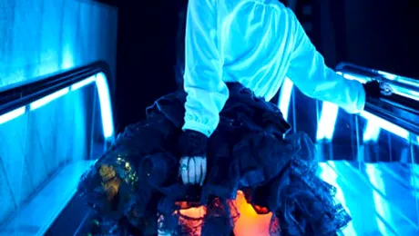 Ca la japozezi – Fusta care luminează coapsele