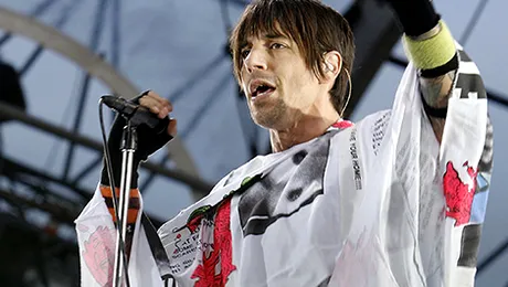 Red Hot Chili Peppers va lansa un nou album în 2015