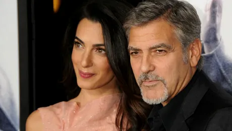 Amal Clooney a renuţat la inelul de logodnă oferit de George Clooney