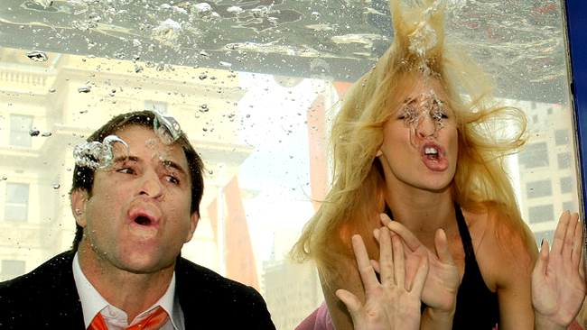 Prezentare de moda subacvatica