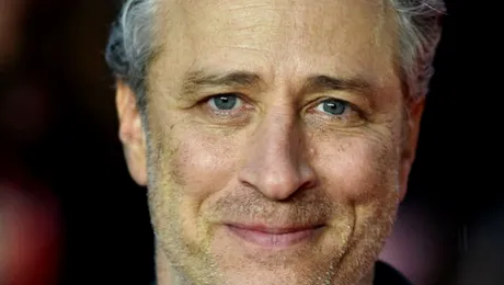 Jon Stewart se retrage de la cârma emisiunii „The Daily Show”, pe care o prezenta din 1999