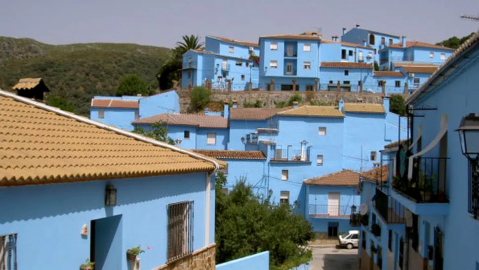 Cum arată satul ștrumfilor din Spania